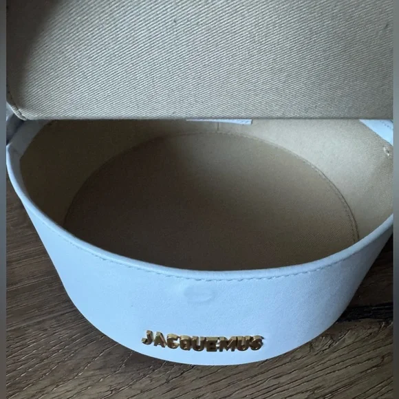 JACQUEMUS-AUTHENTIC Imported (NWT) White Leather La Boîte à Gateaux Hand Bag - Picture 11 of 16